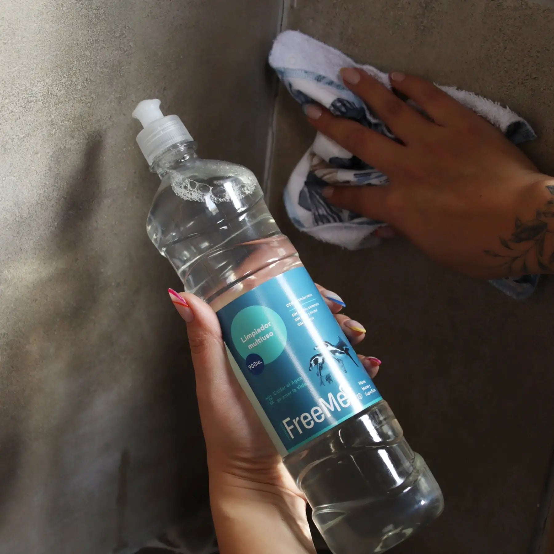 Limpiador Multiuso Freemet 900 ml